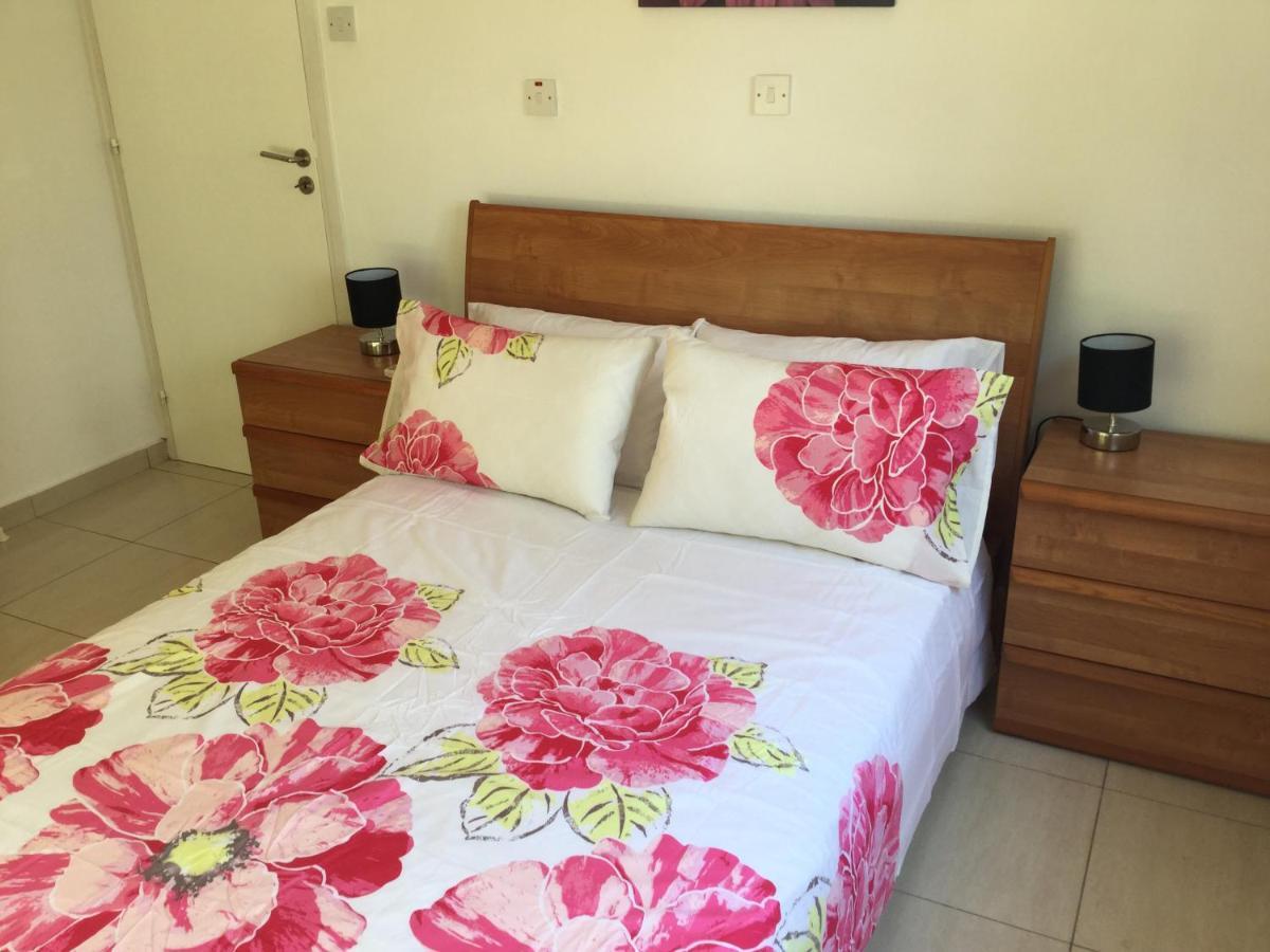 Poolside 2 Bedroom Apt, Paphos Riviera, Universal Area Exterior photo