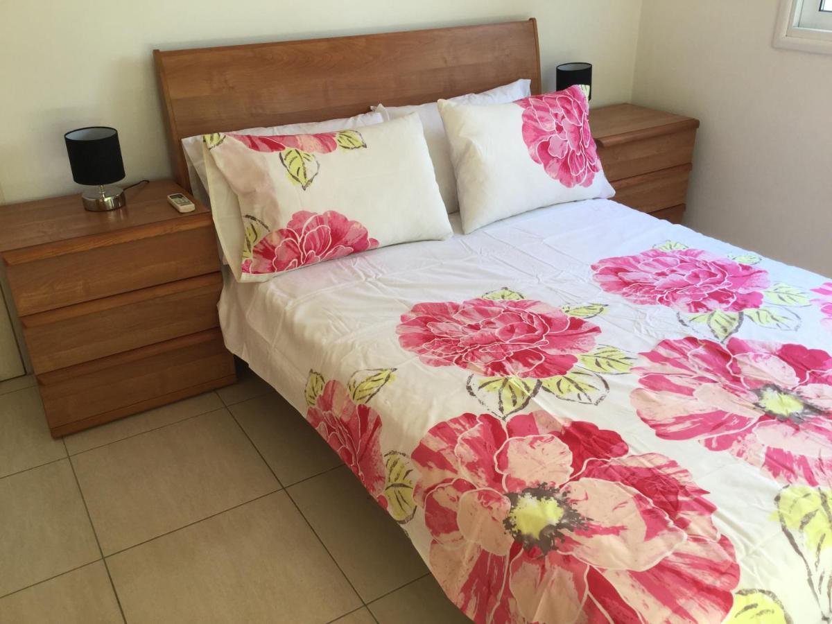 Poolside 2 Bedroom Apt, Paphos Riviera, Universal Area Exterior photo